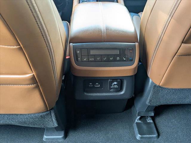 Used 2023 Nissan Pathfinder Platinum w/ Cargo Package image 18