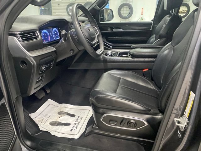 Used 2023 Jeep Wagoneer L Series II AWD/4WD image 25