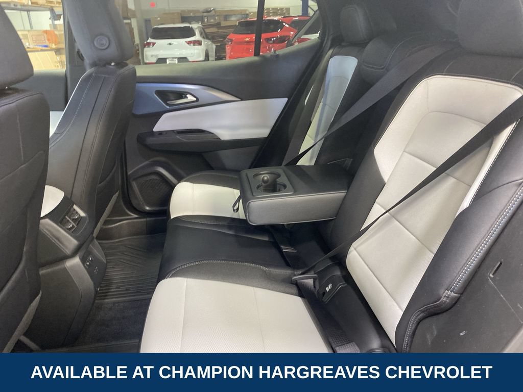 Used 2025 Chevrolet Equinox EV LT w/ Convenience Package II FWD image 33