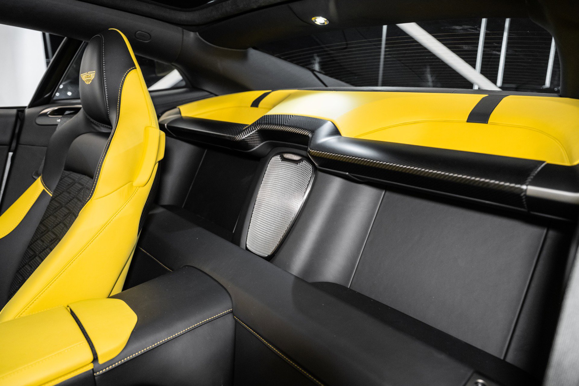 Used 2025 Aston Martin Vanquish image 14