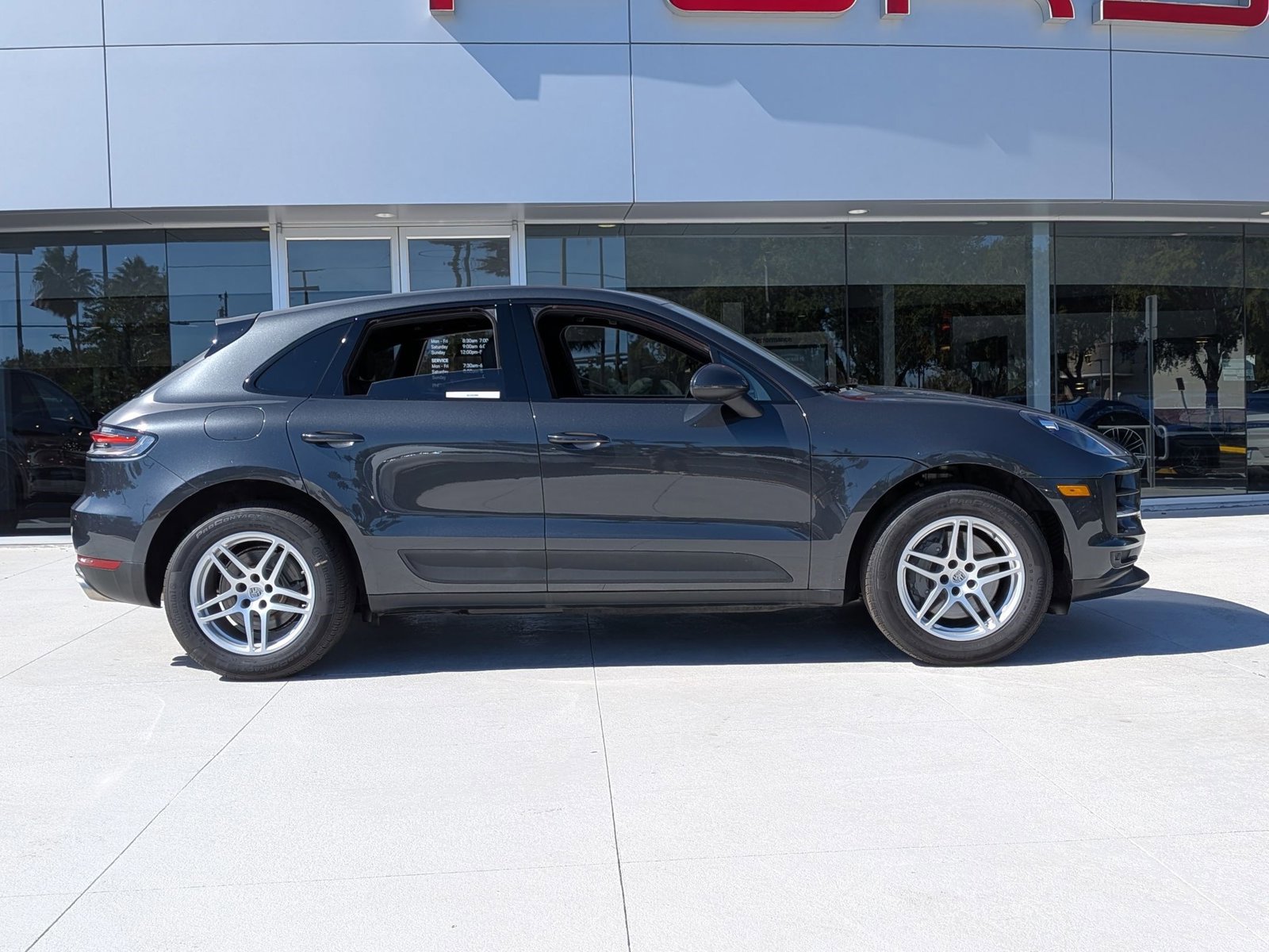 Used 2021 Porsche Macan S image 8