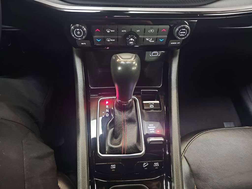 Used 2023 Jeep Compass Trailhawk image 16