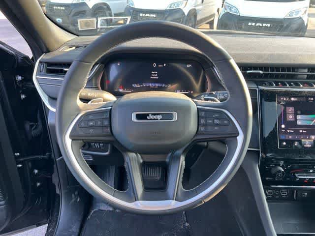 Used 2023 Jeep Grand Cherokee Altitude AWD/4WD image 16