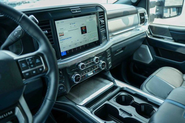 Used 2025 Ford F450 Platinum image 39