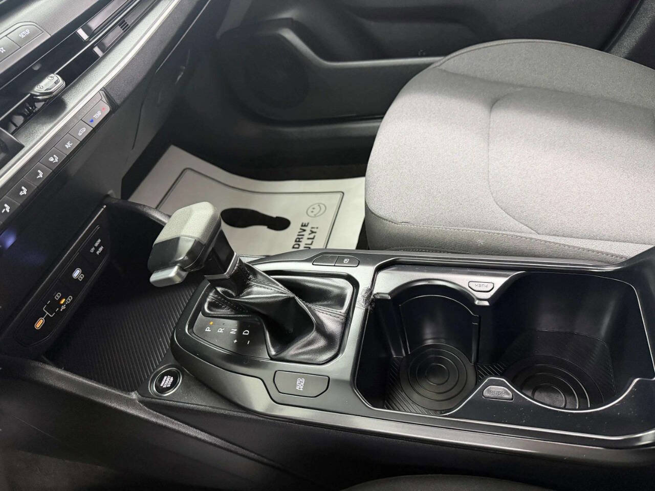 Used 2025 Kia K4 image 40