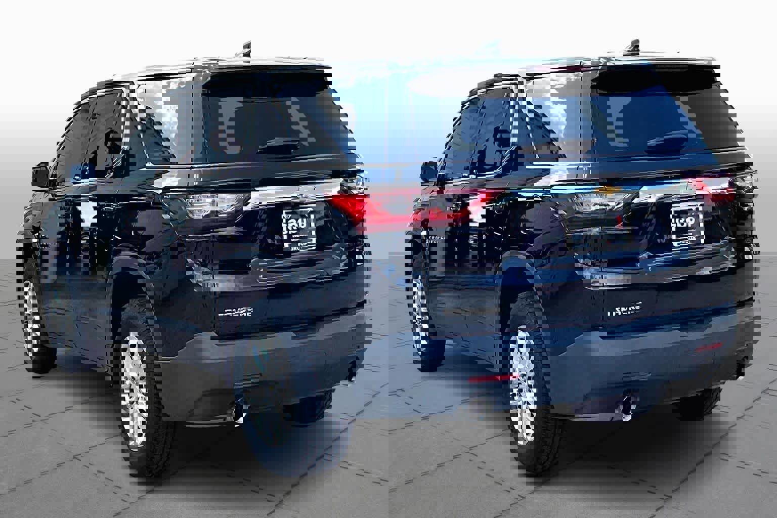 Used 2020 Chevrolet Traverse LS image 11