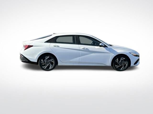 New 2025 Hyundai Elantra Limited w/ Cargo Package image 6