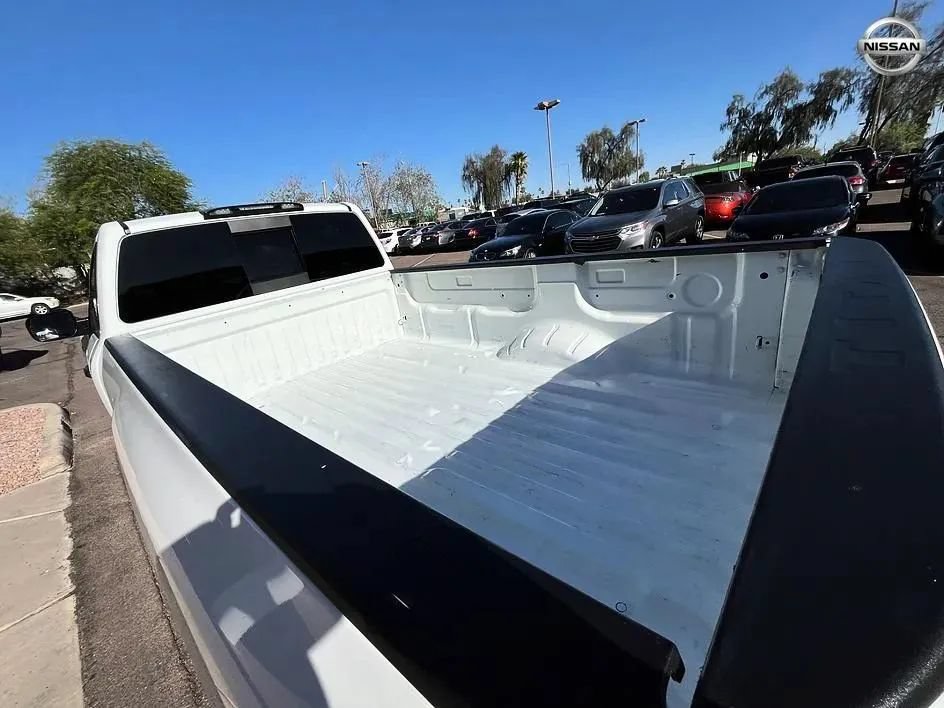 Used 2017 Nissan Titan S AWD/4WD image 11