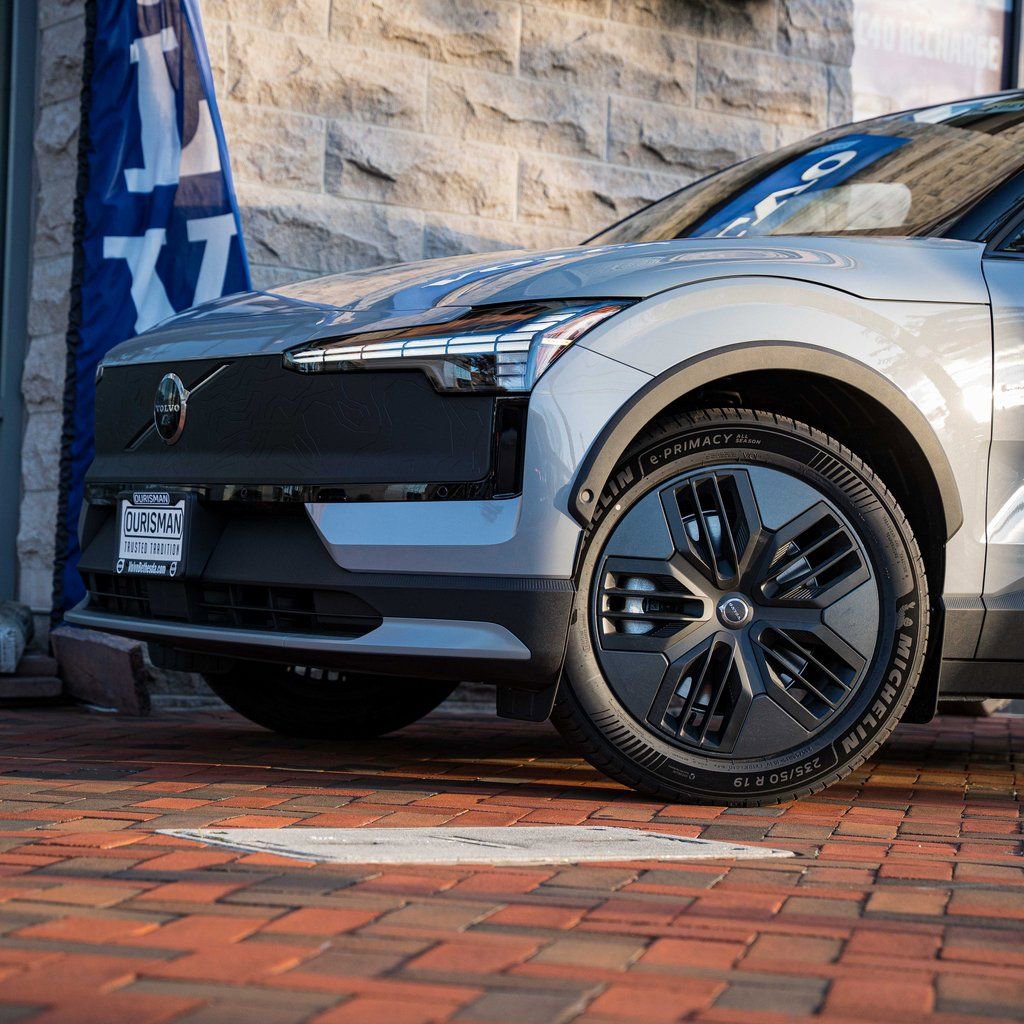 New 2026 Volvo EX30 Cross Country Ultra w/ Protection Package Premier image 2