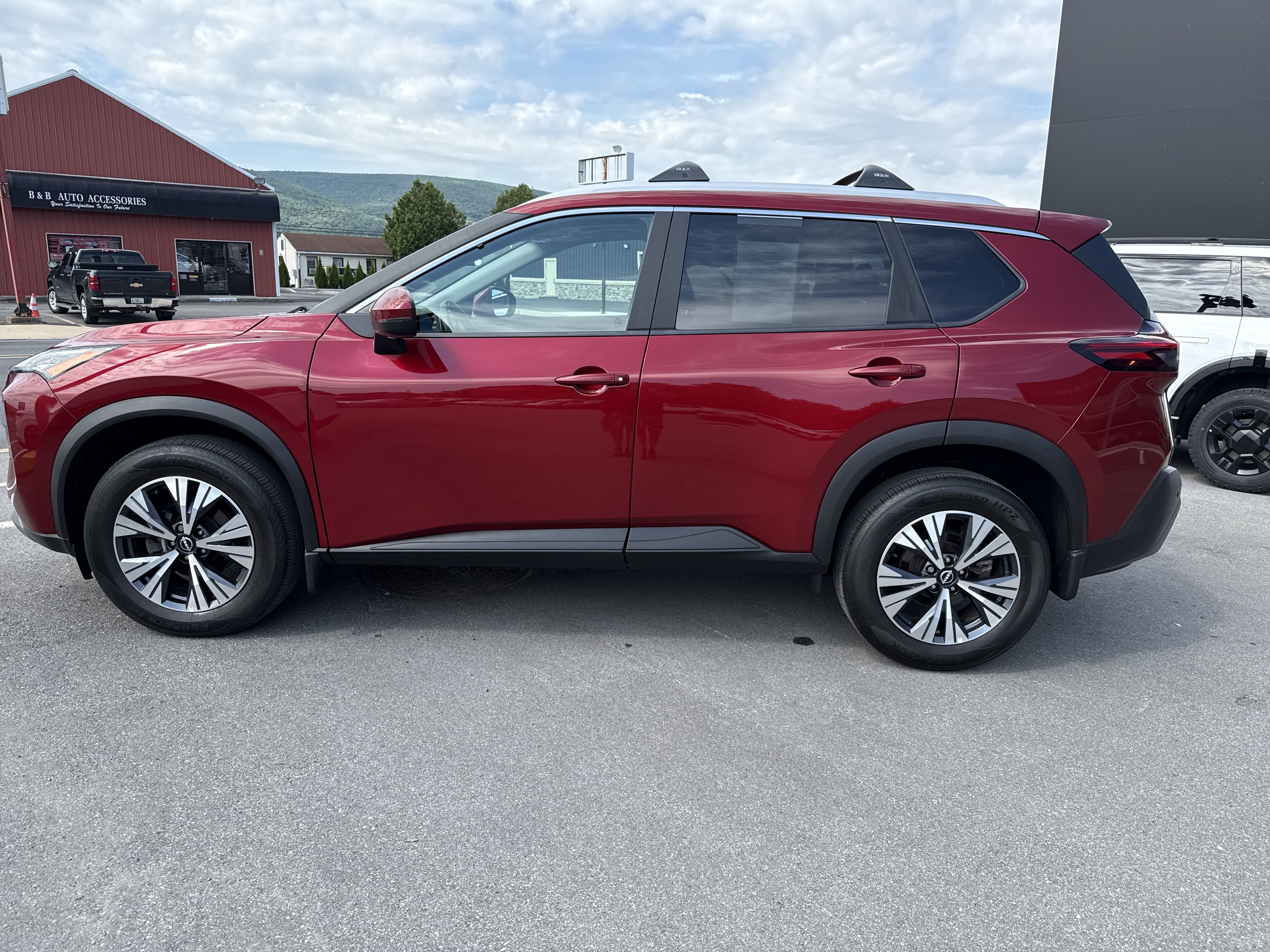 Used 2023 Nissan Rogue SV w/ SV Premium Package AWD/4WD image 7