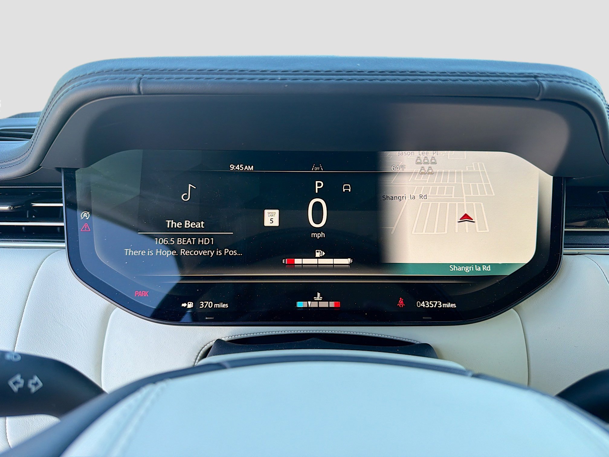 Used 2024 Land Rover Range Rover Long Wheelbase SE image 42