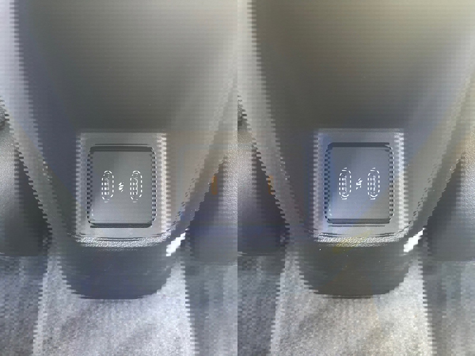 Used 2024 Hyundai Elantra Limited image 19