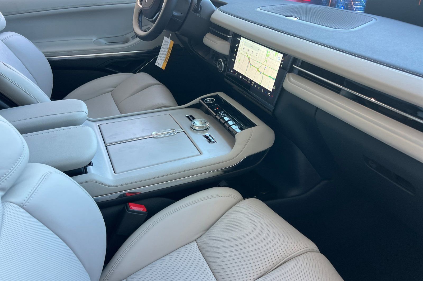 New 2026 Lincoln Navigator L Reserve AWD/4WD image 15