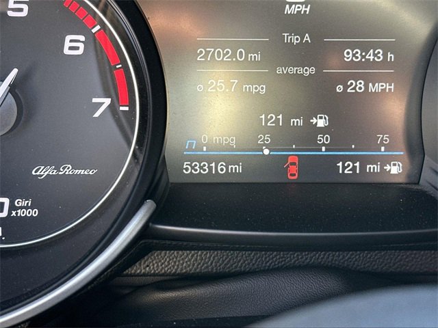 Used 2022 Alfa Romeo Giulia Veloce image 11