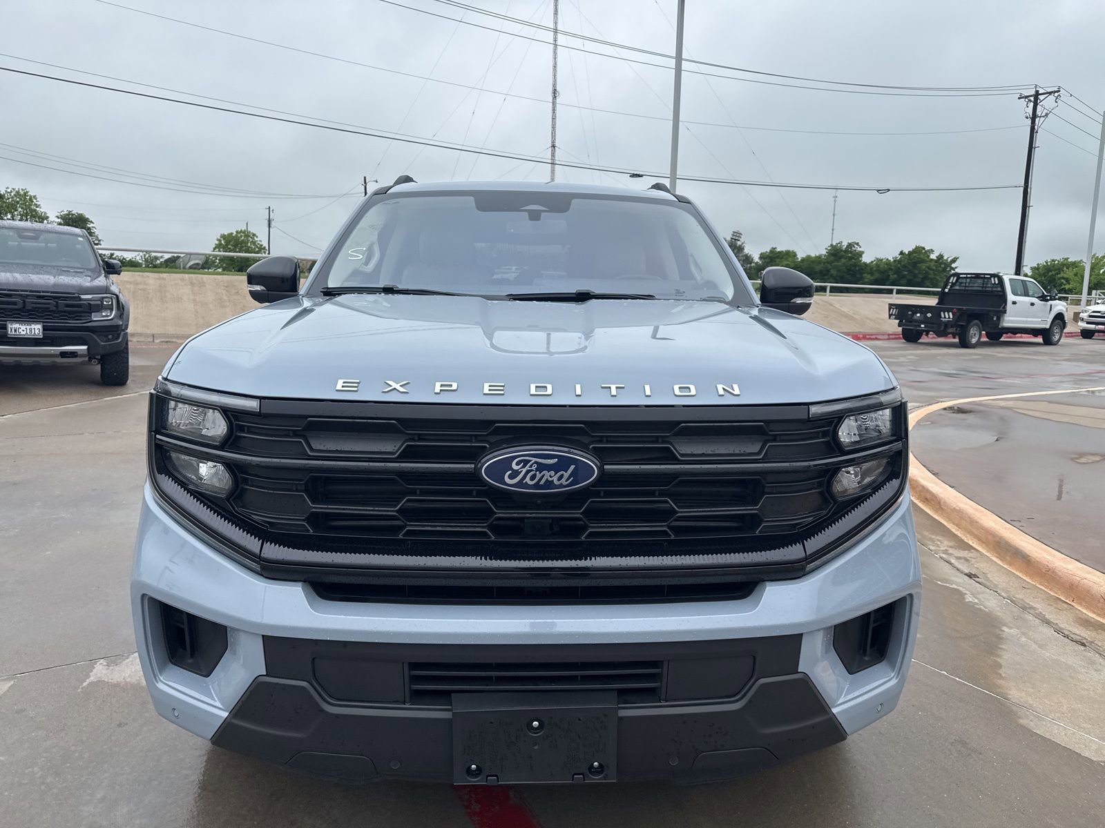 Used 2025 Ford Expedition Active image 8