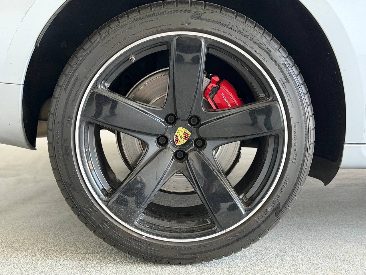 Used 2018 Porsche Macan Turbo AWD/4WD image 39