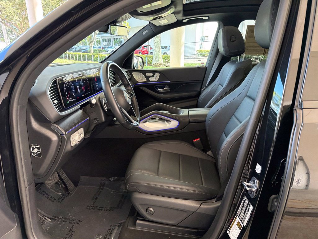 Used 2025 Mercedes-Benz GLE 350 4MATIC w/ AMG Line Exterior image 5