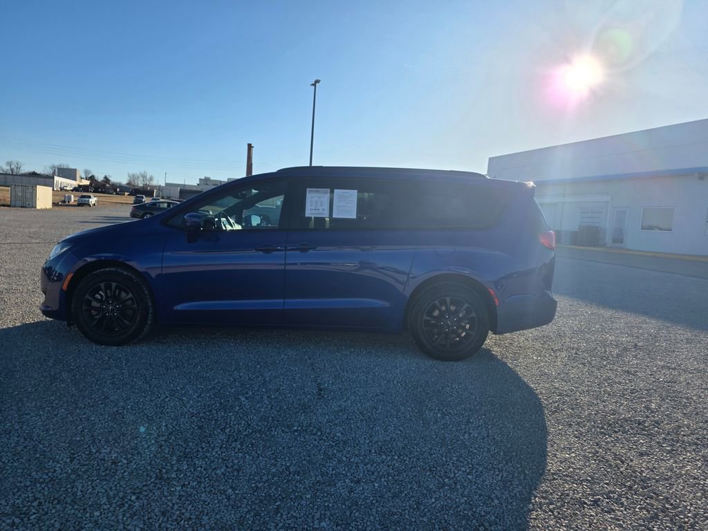 Used 2020 Chrysler Pacifica Touring-L w/ Advanced Safetytec Group image 7