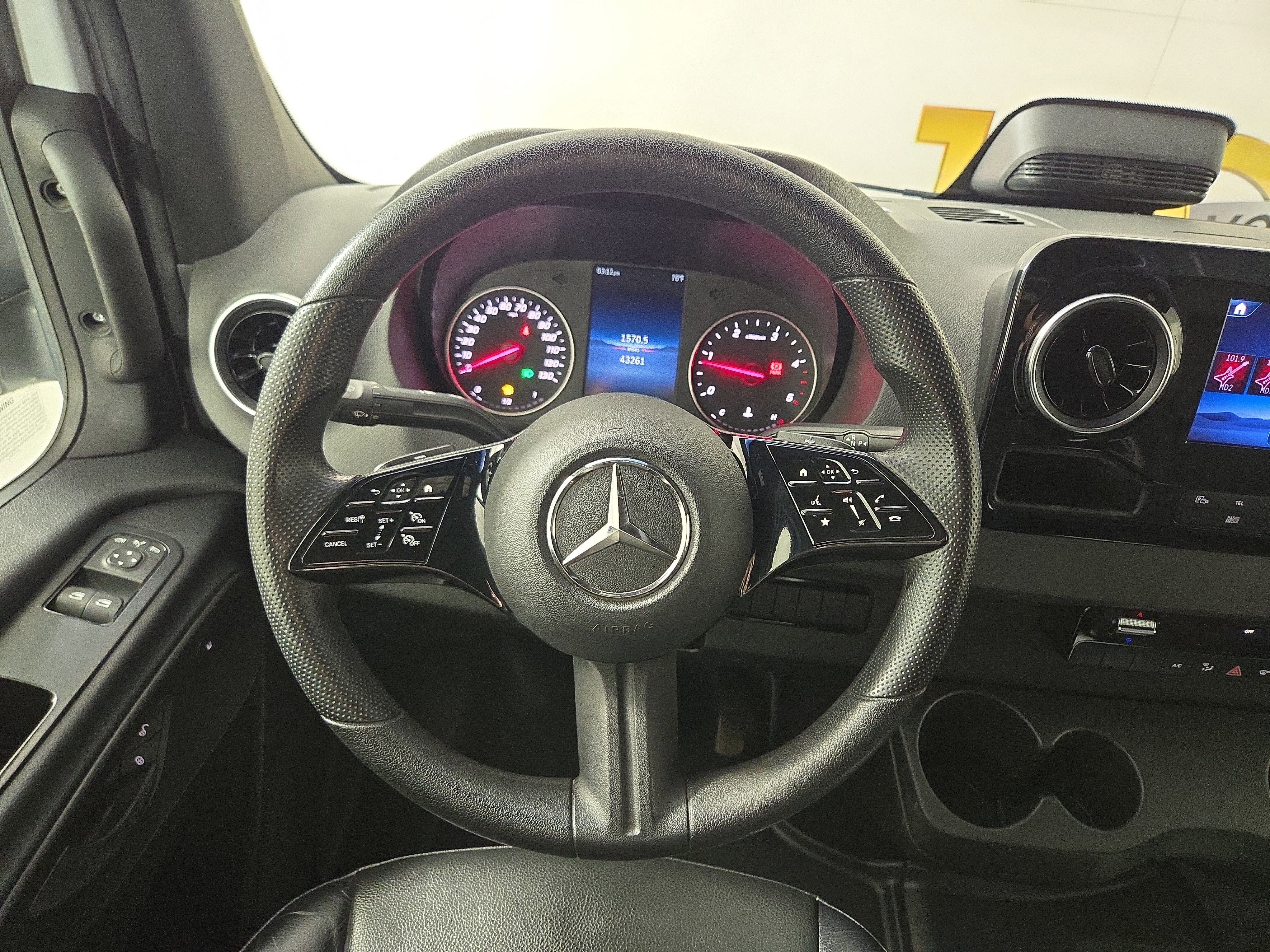 Used 2025 Mercedes-Benz Sprinter 2500 image 15