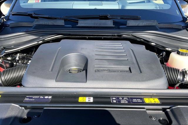 New 2026 Land Rover Range Rover Long Wheelbase SE image 13