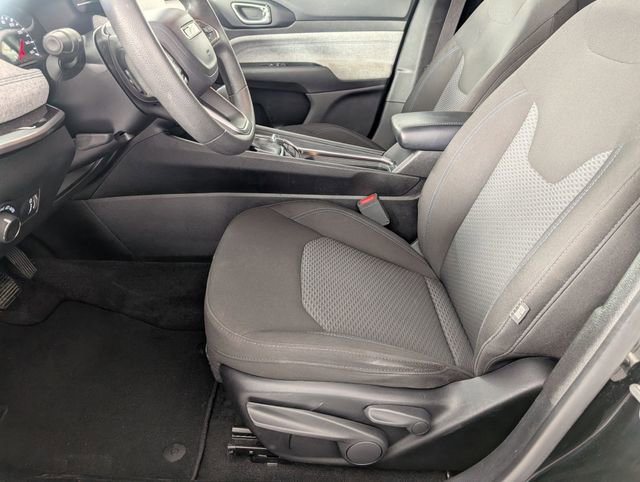 Used 2023 Jeep Compass Sport image 12