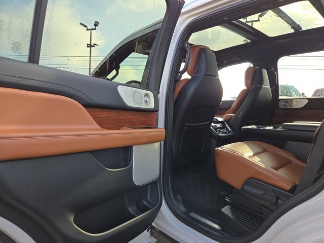 Used 2019 Lincoln Navigator Reserve w/ Cargo Package image 12