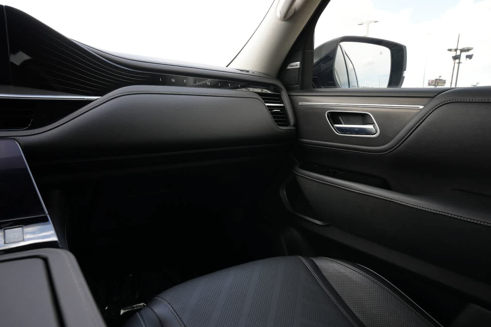 Certified 2025 INFINITI QX80 Luxe w/ Exterior Package RWD image 8