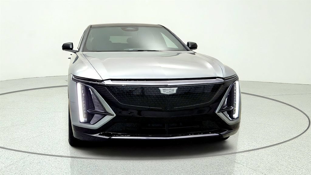 Used 2026 Cadillac Lyriq Sport AWD/4WD image 2