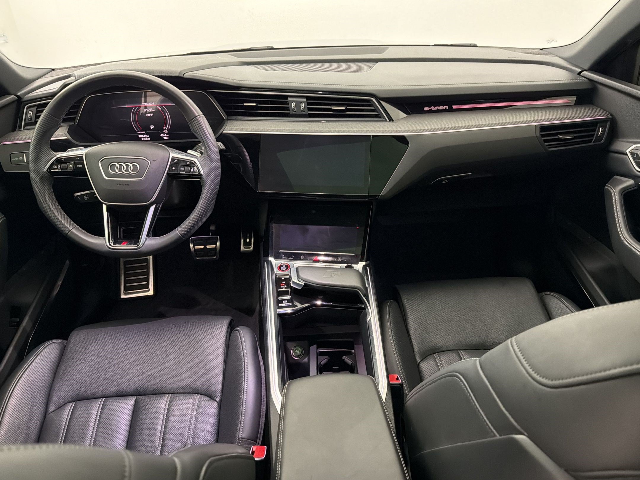 Certified 2024 Audi SQ8 e-tron Premium Plus w/ Black Optic Package AWD/4WD image 16