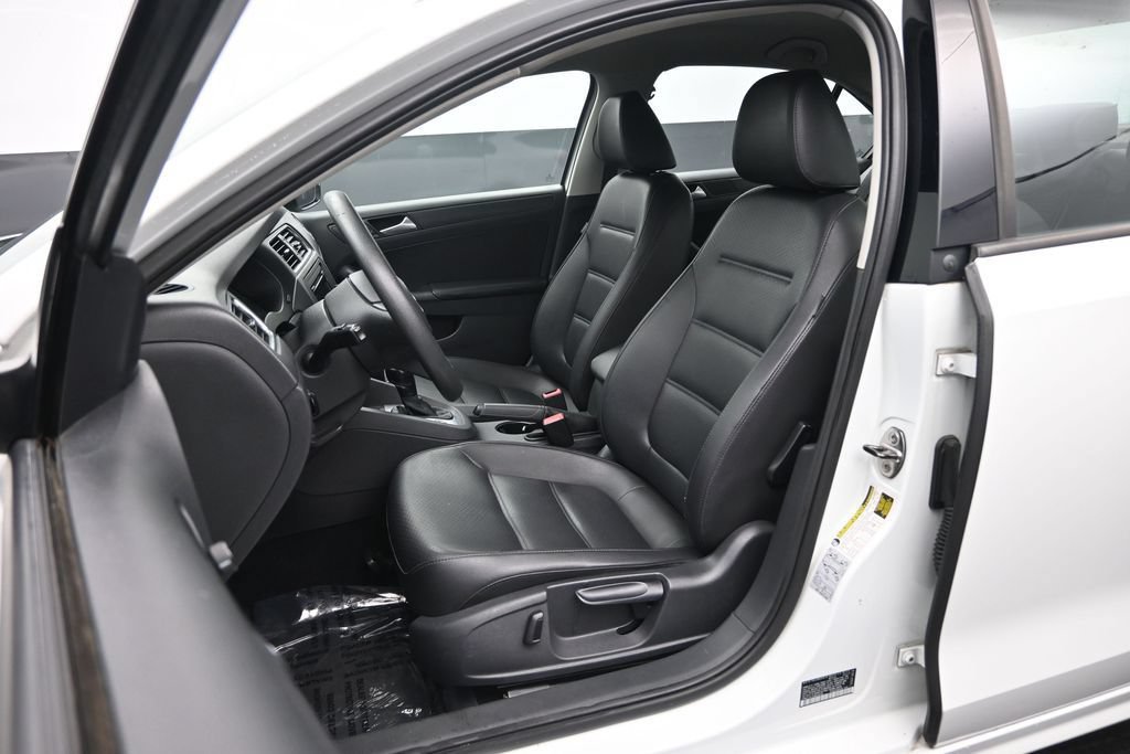Used 2014 Volkswagen Jetta SE FWD image 14