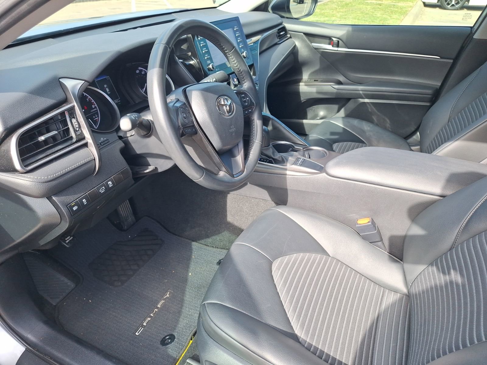 Used 2023 Toyota Camry SE w/ Convenience Package image 14