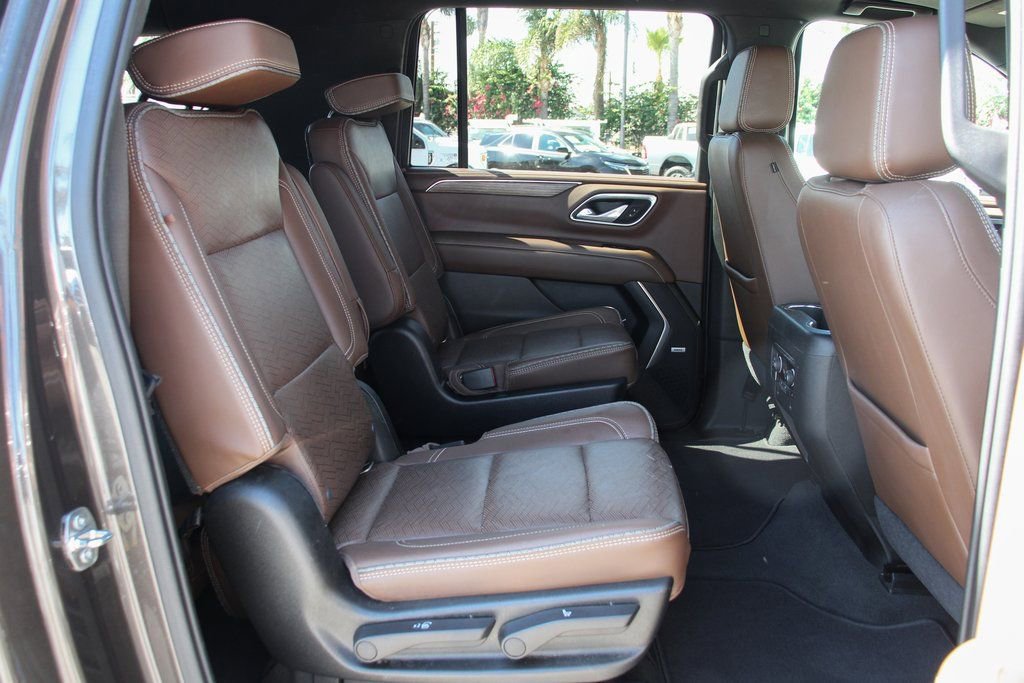 Used 2021 Chevrolet Suburban High Country w/ Premium Package image 41