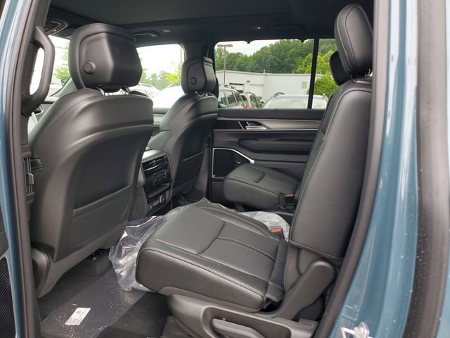 New 2026 Jeep Grand Wagoneer L Limited AWD/4WD image 13