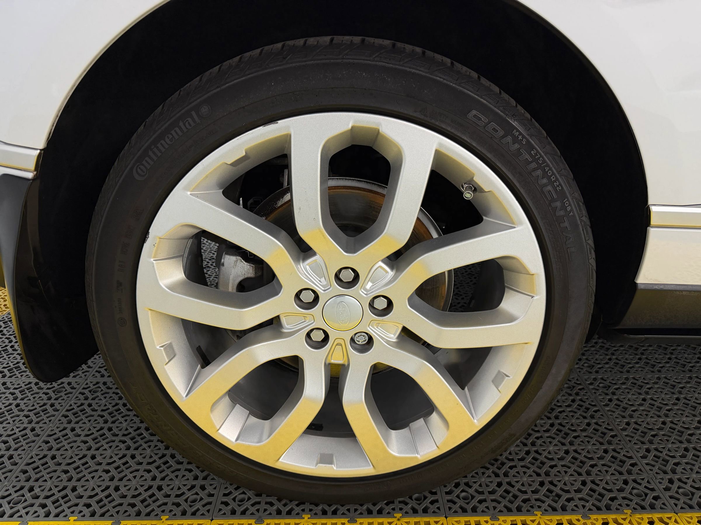 Used 2017 Land Rover Range Rover HSE image 46