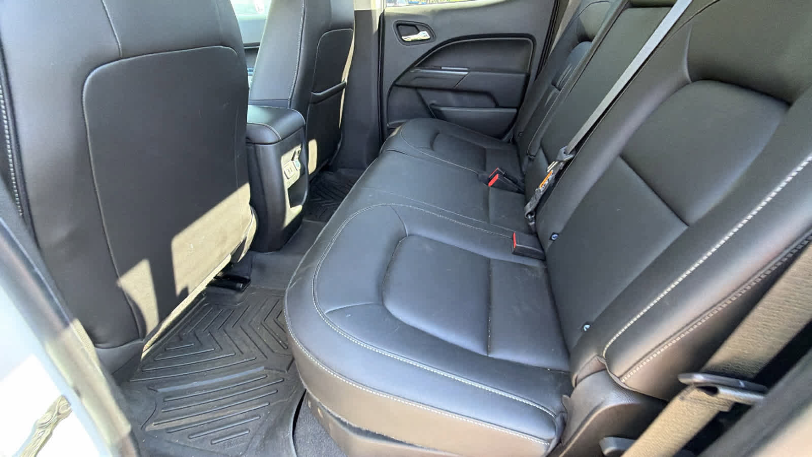 Used 2021 Chevrolet Colorado LT w/ LT Convenience Package AWD/4WD image 17