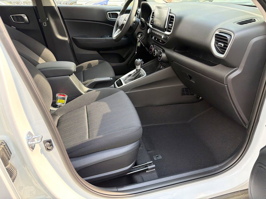 New 2026 Hyundai Venue SE image 13