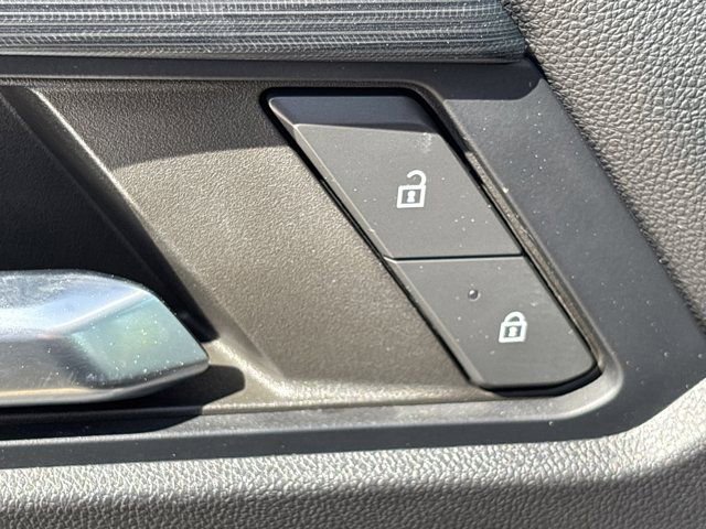 Used 2025 GMC Acadia AT4 image 27