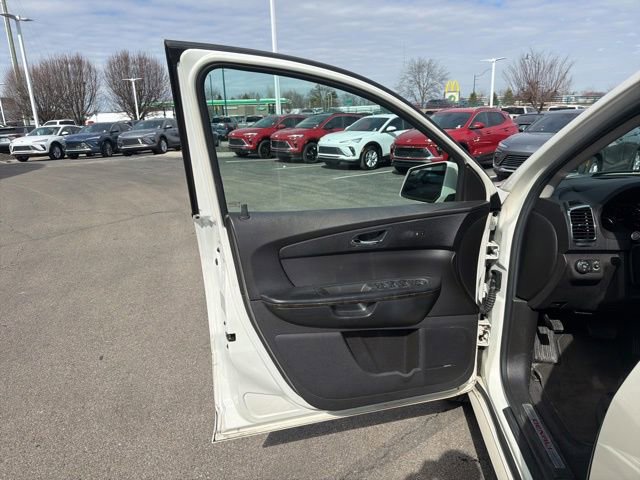 Used 2011 GMC Acadia Denali image 25