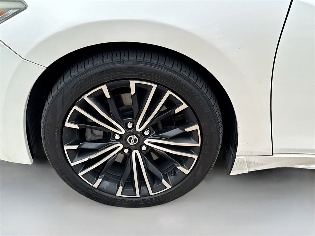 Used 2017 Nissan Maxima Platinum image 30