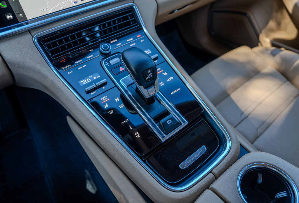 Used 2023 Porsche Panamera w/ Premium Package RWD image 12