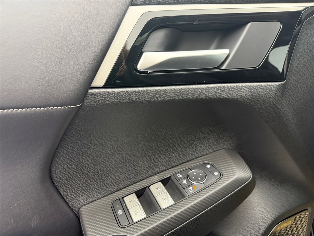 New 2025 Mitsubishi Outlander SE image 14