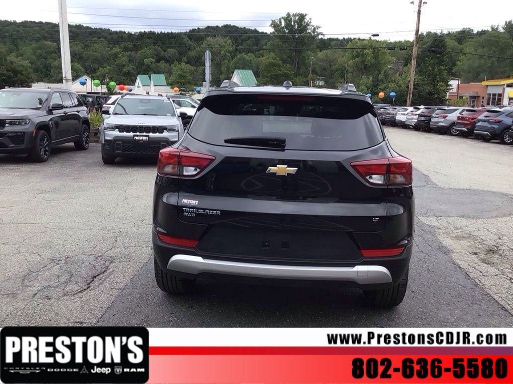 Used 2025 Chevrolet TrailBlazer LT AWD/4WD image 8