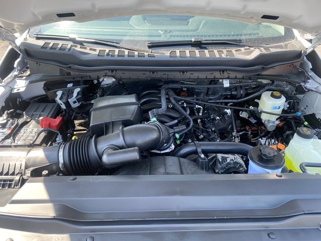 New 2026 Ford F250 Lariat w/ Black Appearance Package image 32