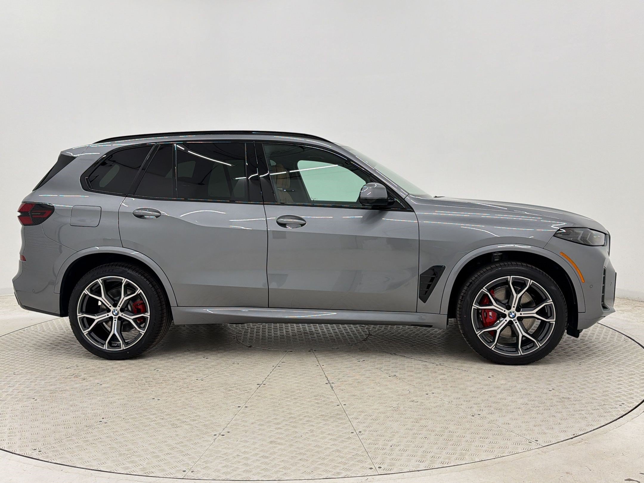 New 2026 BMW X5 xDrive40i w/ M Sport Package AWD/4WD image 7