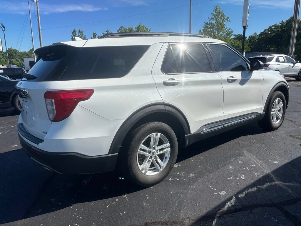 Used 2020 Ford Explorer XLT w/ Equipment Group 202A AWD/4WD image 5