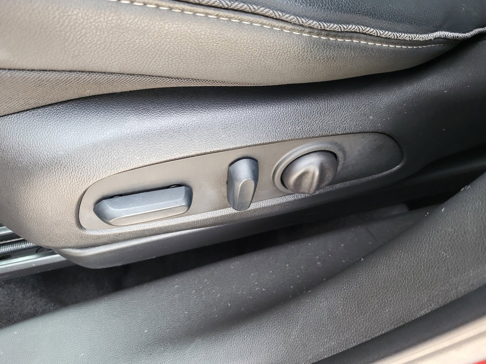 Used 2023 Buick Encore GX Select image 15