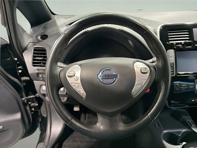 Used 2013 Nissan Leaf SV w/ Premium Pkg image 16
