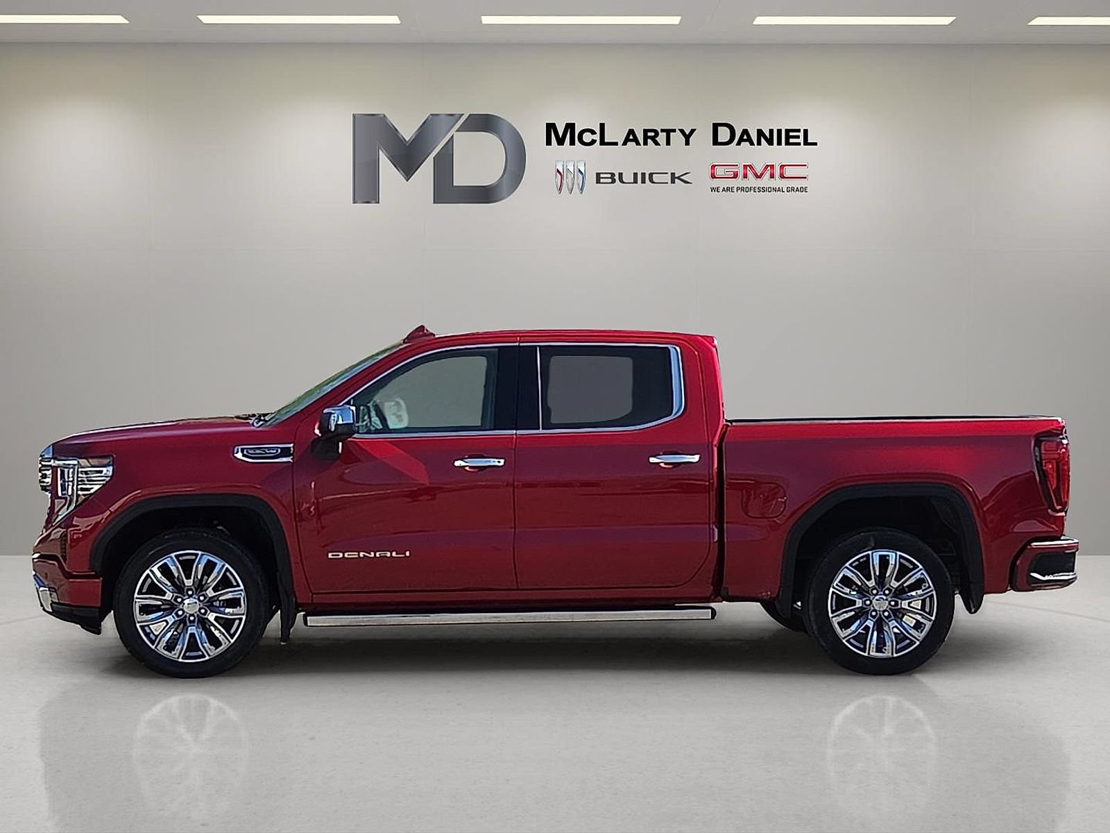 Certified 2024 GMC Sierra 1500 Denali w/ Denali Reserve Package AWD/4WD image 2
