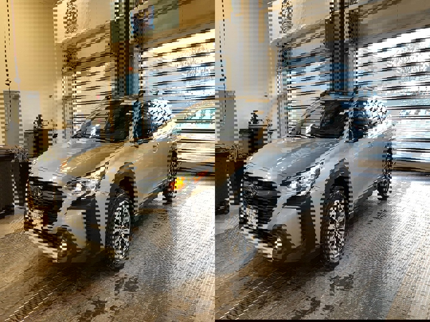 Used 2023 Subaru Outback Limited image 3