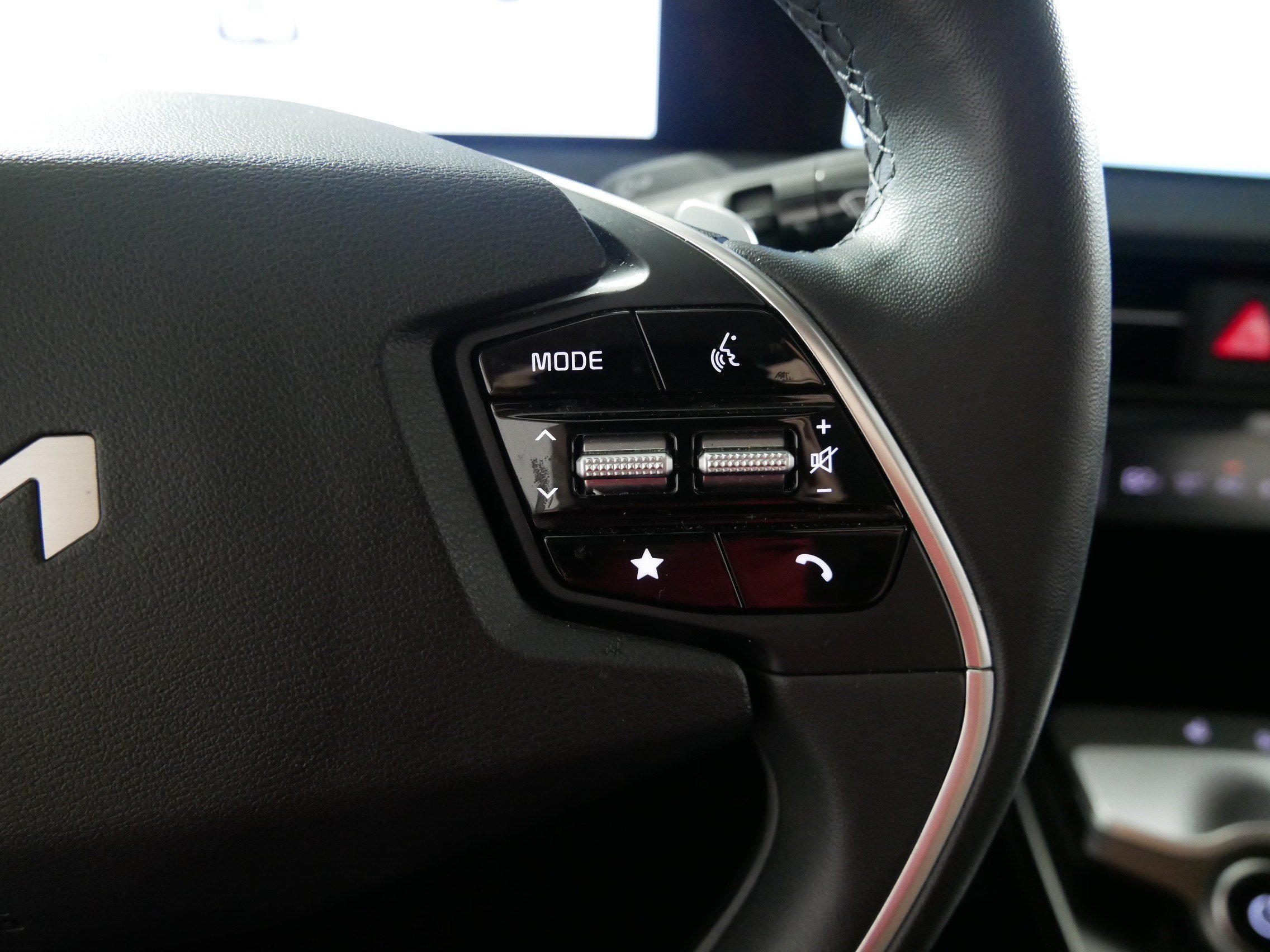 Used 2024 Kia EV6 Light AWD/4WD image 28